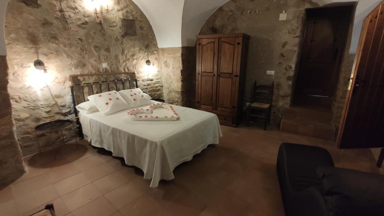 Apartamentos Rurales La Casa De Luis Santa Cruz de la Sierra エクステリア 写真
