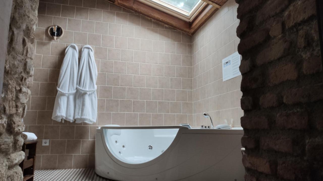 Apartamentos Rurales La Casa De Luis Santa Cruz de la Sierra エクステリア 写真