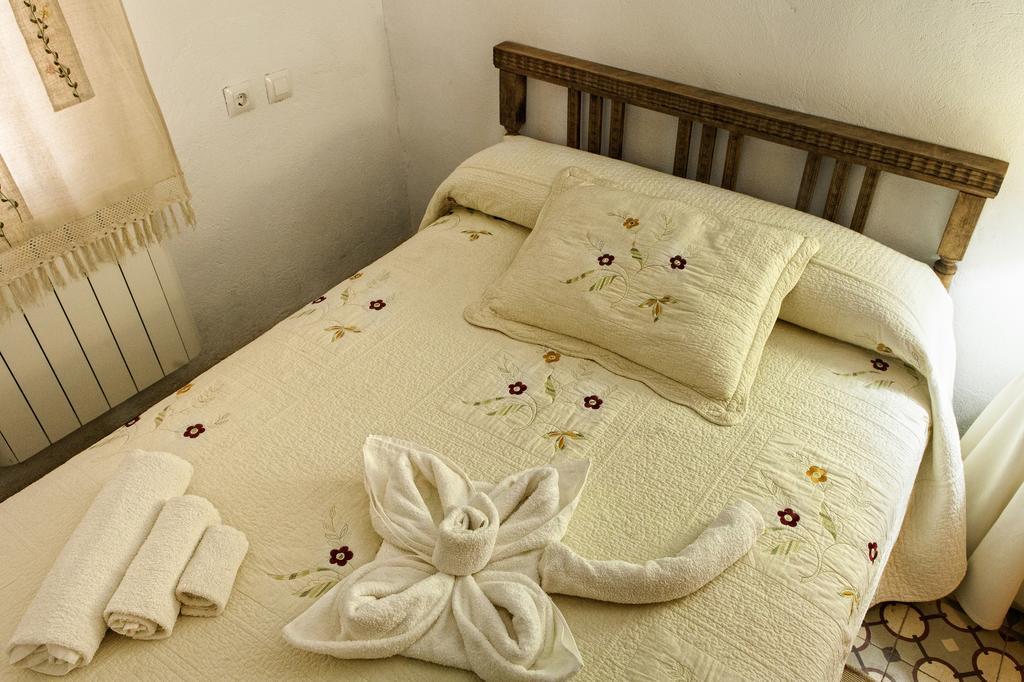 Apartamentos Rurales La Casa De Luis Santa Cruz de la Sierra エクステリア 写真