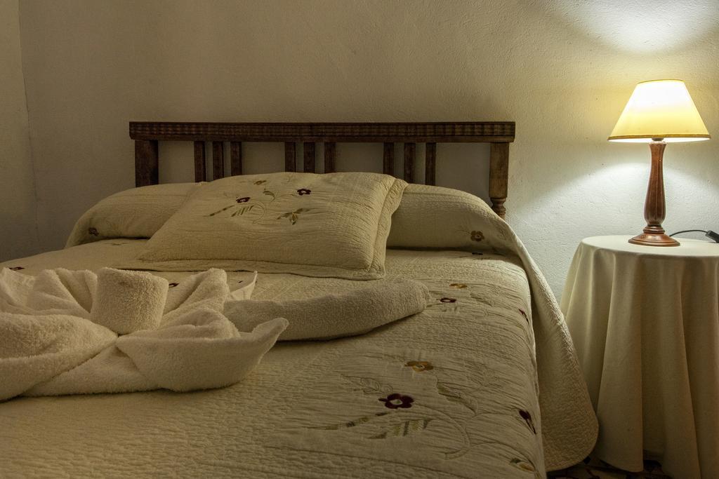Apartamentos Rurales La Casa De Luis Santa Cruz de la Sierra エクステリア 写真