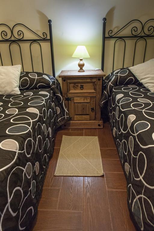 Apartamentos Rurales La Casa De Luis Santa Cruz de la Sierra エクステリア 写真