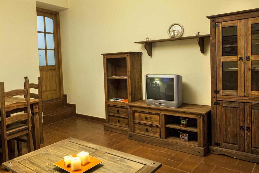 Apartamentos Rurales La Casa De Luis Santa Cruz de la Sierra エクステリア 写真
