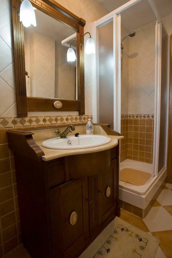 Apartamentos Rurales La Casa De Luis Santa Cruz de la Sierra エクステリア 写真